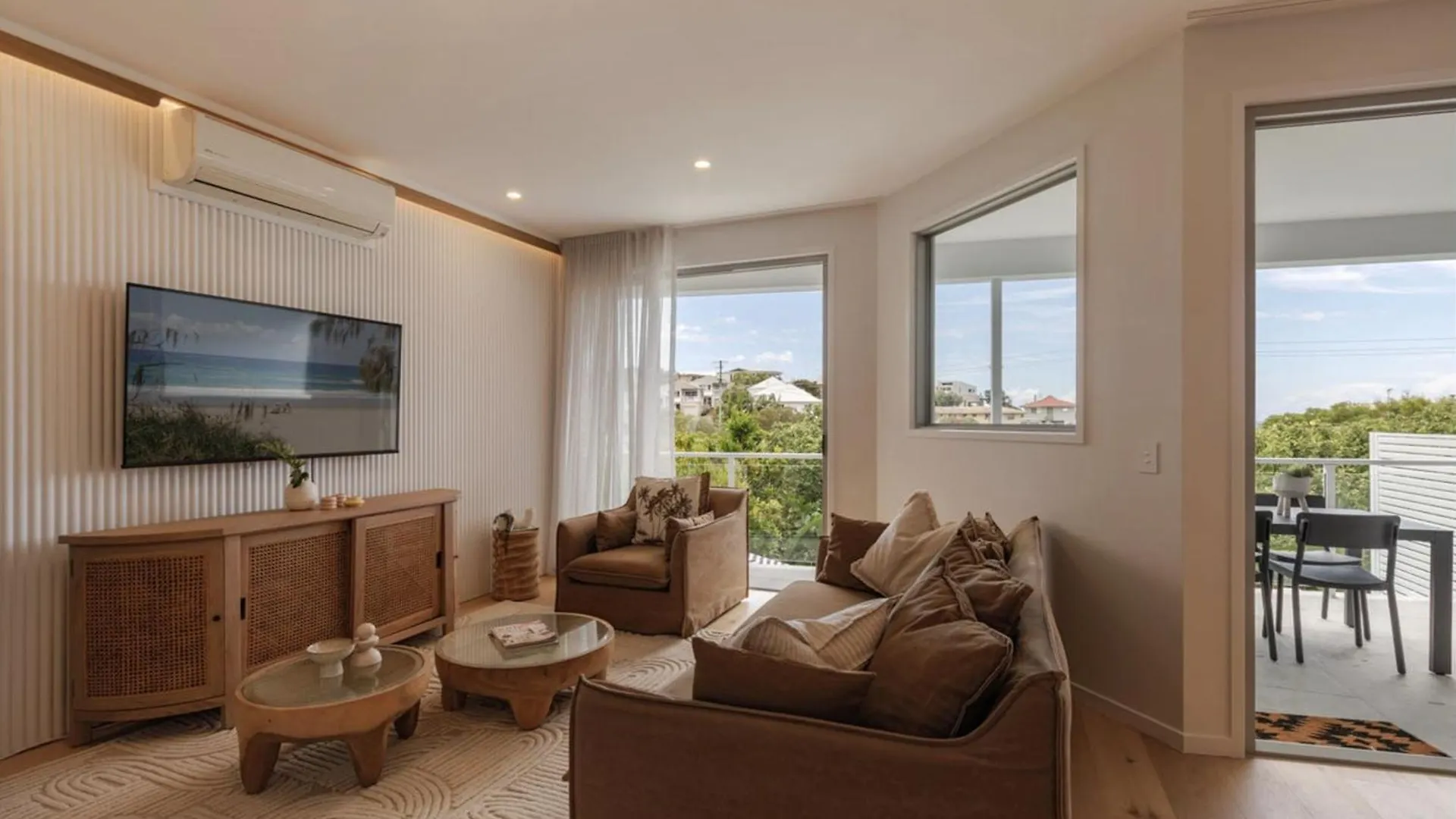 Stylish Noosa Home, Steps To The Beach! Sunshine Beach 0*,  Australia