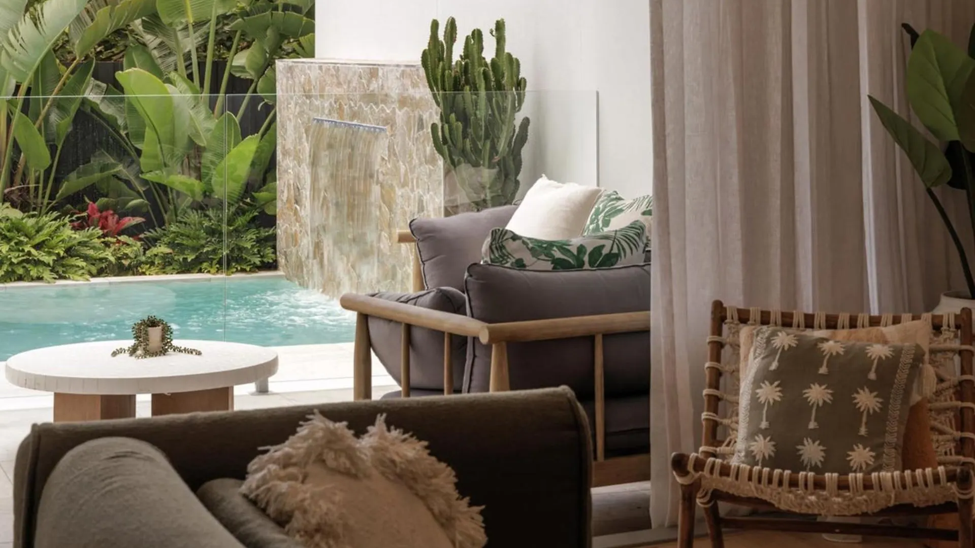 Stylish Noosa Home, Steps To The Beach! Sunshine Beach Holiday home