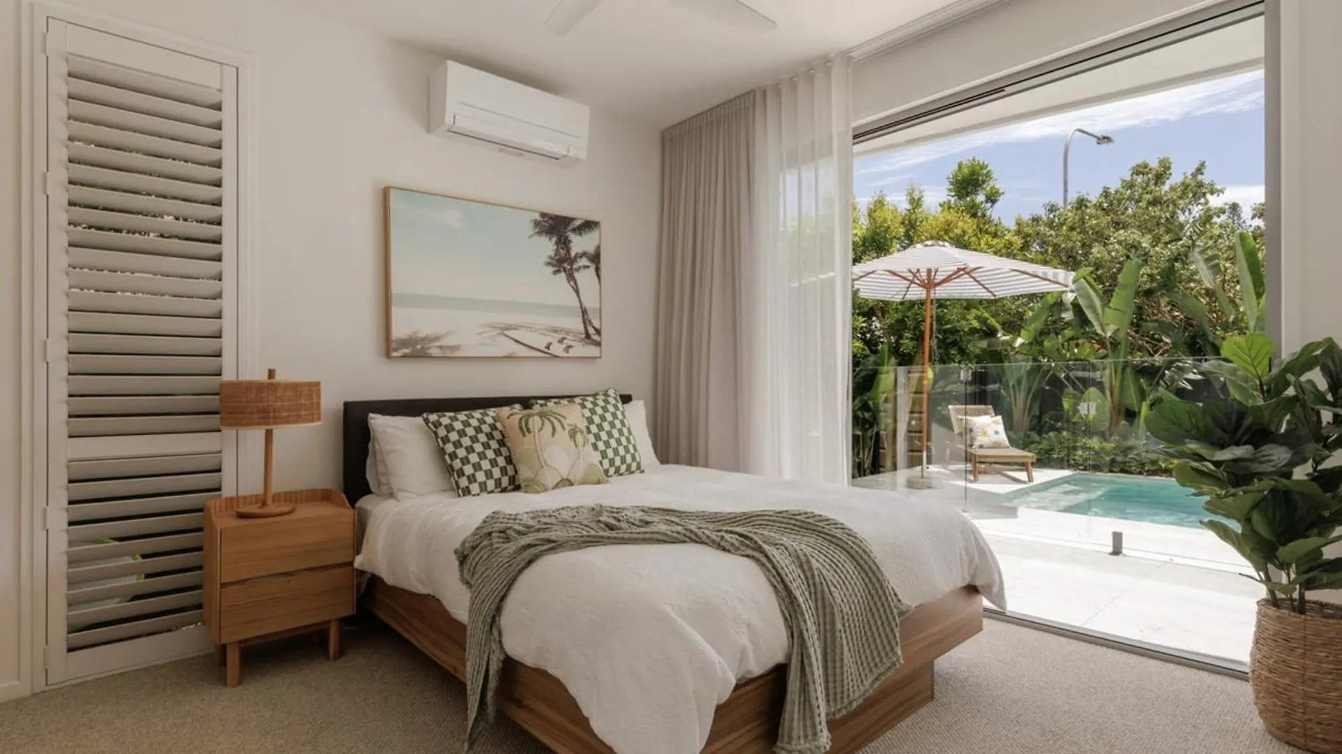 Stylish Noosa Home, Steps To The Beach! Sunshine Beach Holiday home