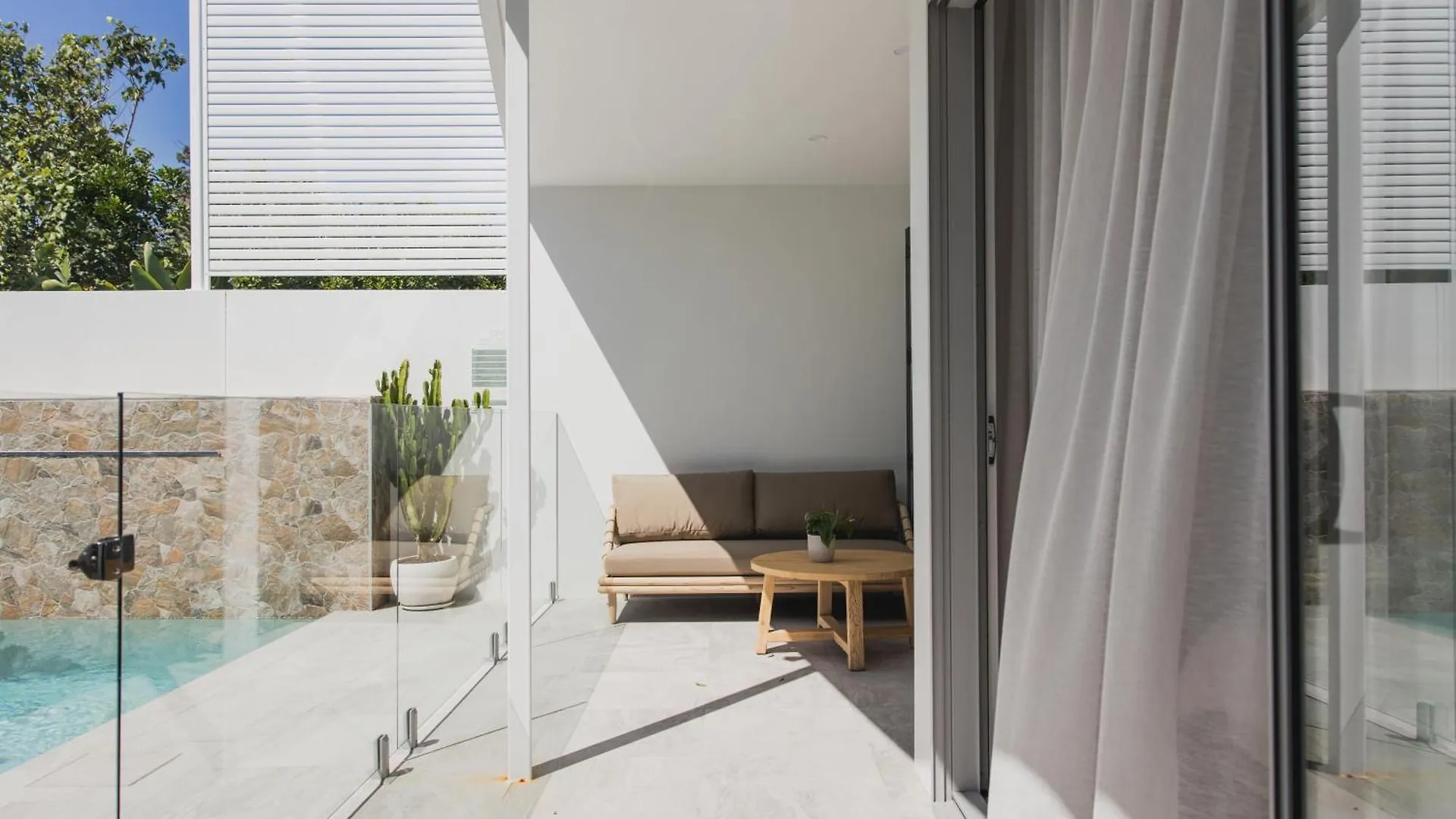 Stylish Noosa Home, Steps To The Beach! Sunshine Beach