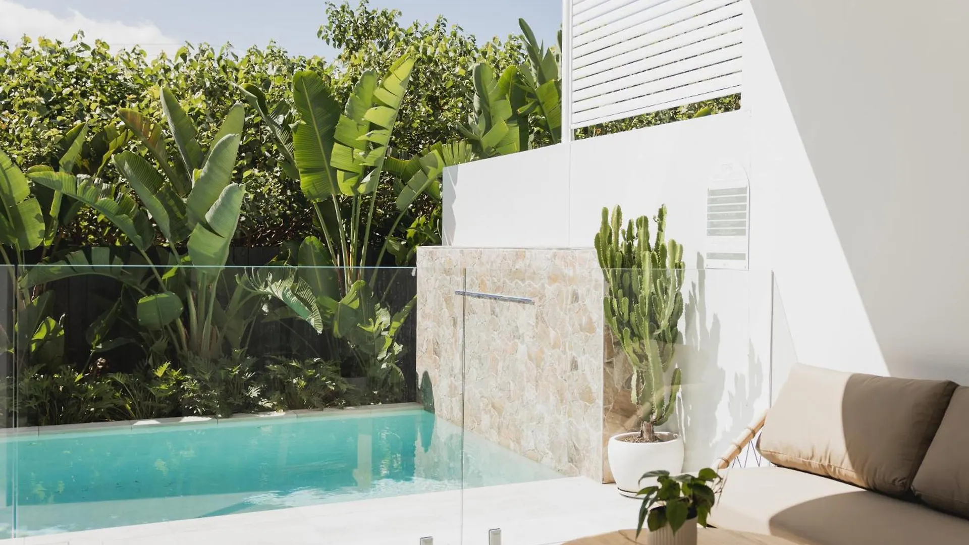 Stylish Noosa Home, Steps To The Beach! Sunshine Beach 0*,