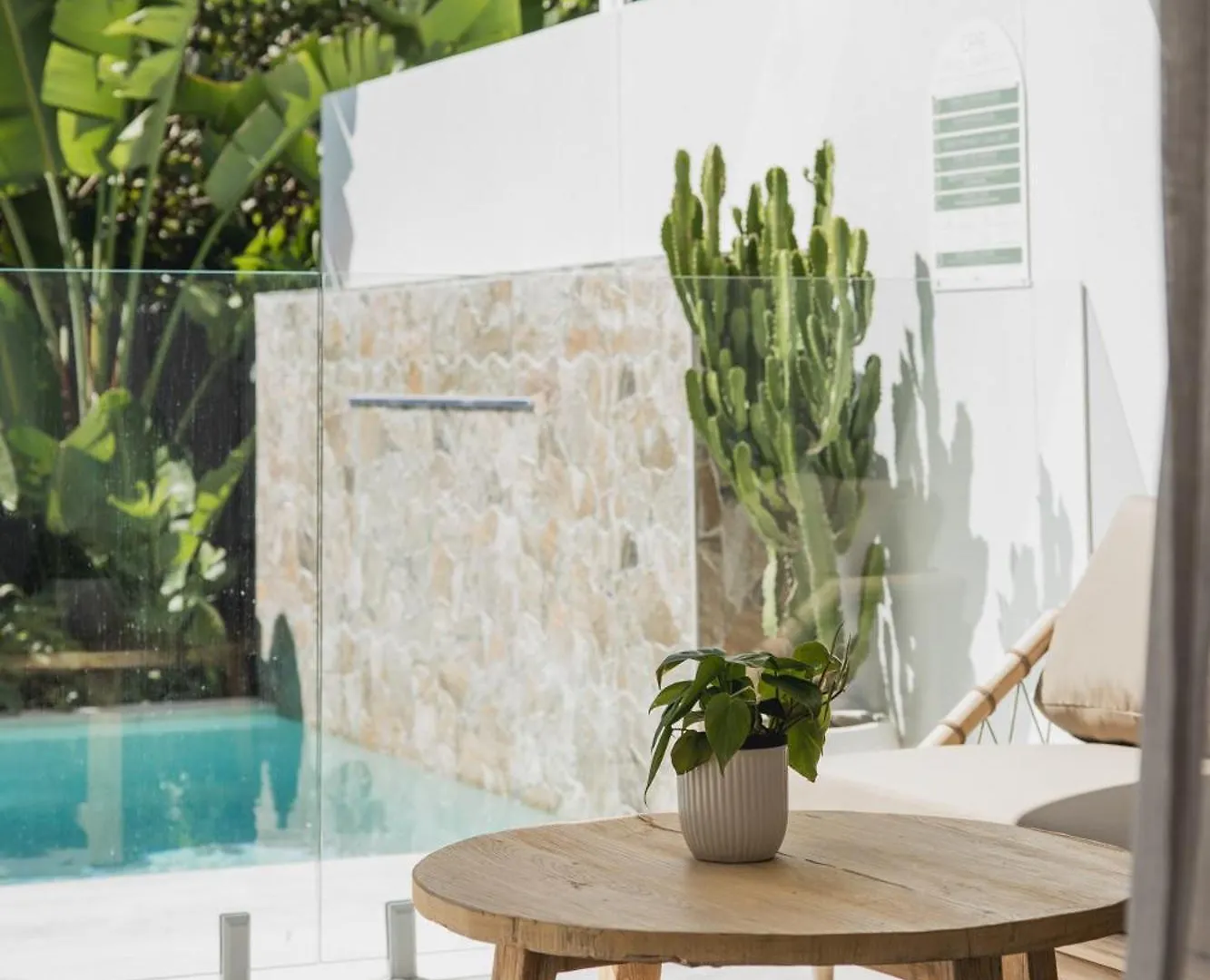Stylish Noosa Home, Steps To The Beach! Sunshine Beach